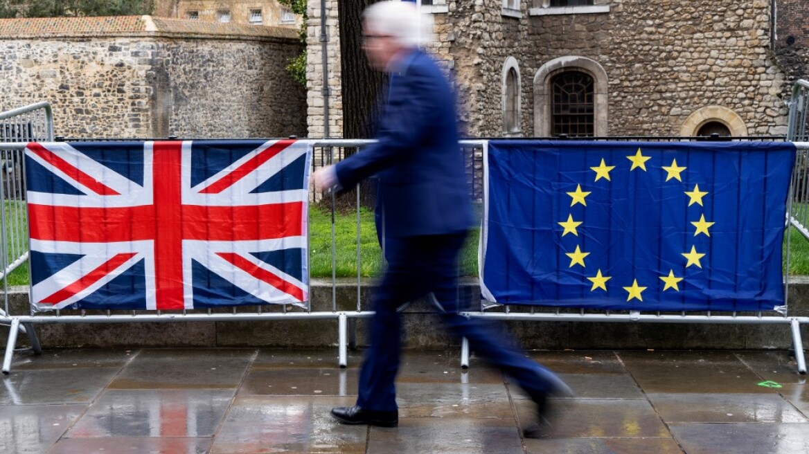 Βρετανία: Τροπολογία μπλοκάρει ένα Brexit χωρίς συμφωνία