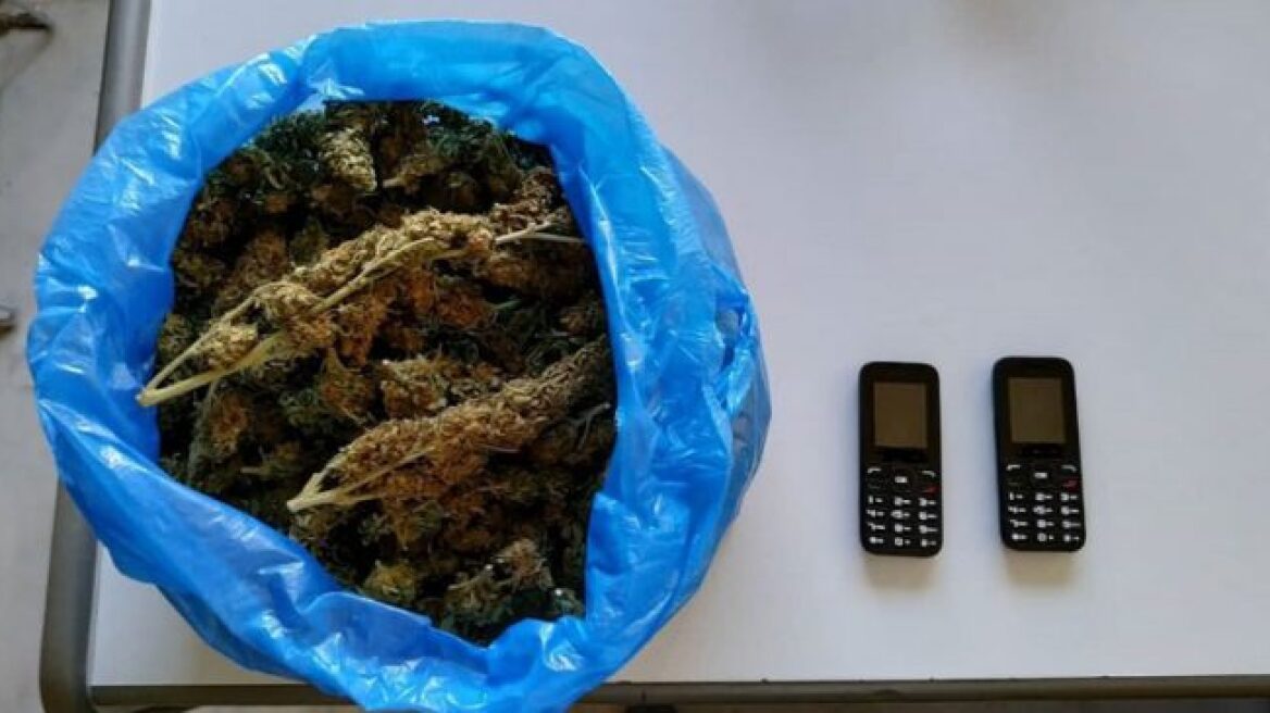 Χανιά: Τον έπιασαν με μικροποσότητα χασίς και βρήκαν άλλο ένα κιλό