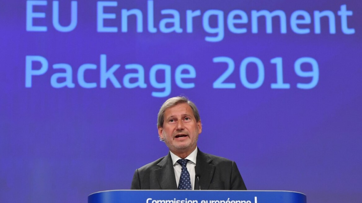 Γιοχάνες Χαν προς Σκόπια: «Μεταρρυθμίστε το δικαστικό σύστημα»