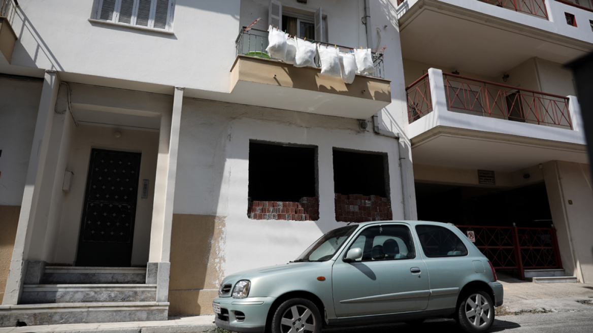 Σκότωσε τον συγκάτοικό του στο Περιστέρι: Του έβαλα σακούλα και του χτυπούσα το κεφάλι!