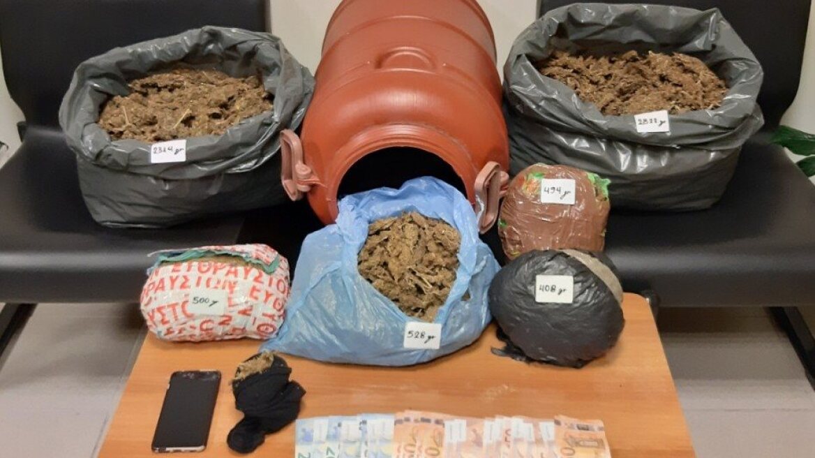 Οκτώ κιλά χασίς κατασχέθηκαν σε Ηράκλειο και Χανιά