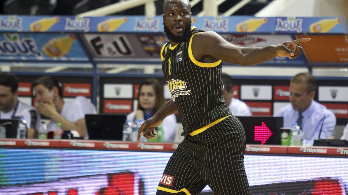 Ντελρόι Τζέιμς κατά μπασκετικής ΑΕΚ: «Πληρώστε τα χρωστούμενα»