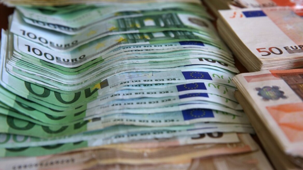 Πώς το ευρώ μπορεί να βγει κερδισμένο από τη μετάλλαξη Omicron