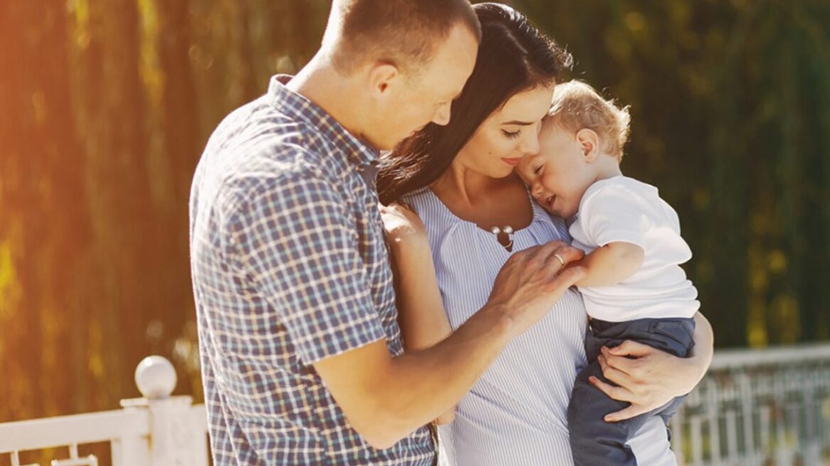 Να τι αλλάζει στη ζωή του ζευγαριού με τον ερχομό ενός παιδιού