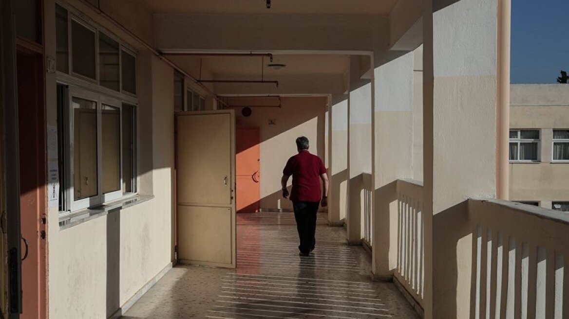 Σχολεία - Σύψας: «Η καταλληλότερη στιγμή να ανοίξουν τα δημοτικά»