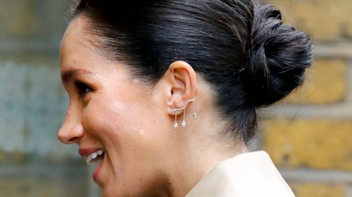 Η Μeghan Markle προτιμά το χαμηλό σινιόν για έναν πολύ συγκεκριμένο λόγο που ίσως σε ενδιαφέρει 