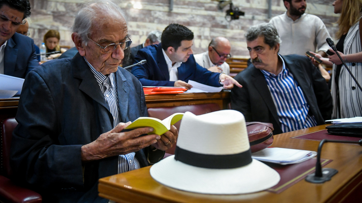 Ξέφυγε ο Πολάκης: Ακόμη και οι Γερμανοί κατακτητές είχαν σεβαστεί το άσυλο!