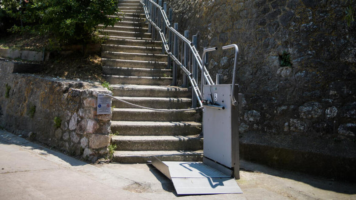 Ξανά εκτός λειτουργίας το αναβατόριο στην Ακρόπολη