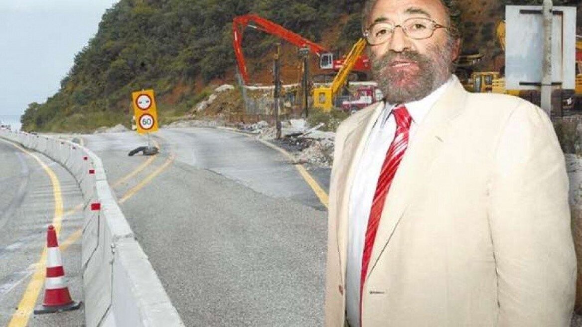 Η κυβέρνηση δίνει τη χαριστική βολή στον Καλογρίτσα