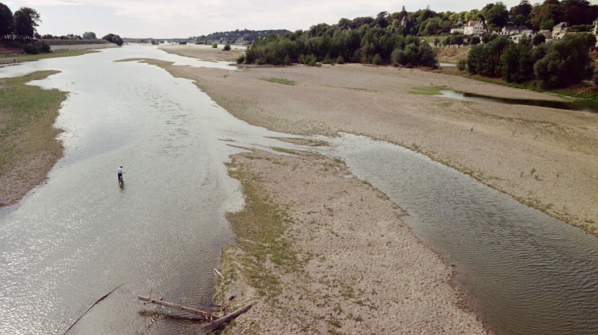 Ανεμοστρόβιλος στο Λουξεμβούργο: Έξι τραυματίες, πλημμυρισμένοι δρόμοι και καταστροφές (Βίντεο)