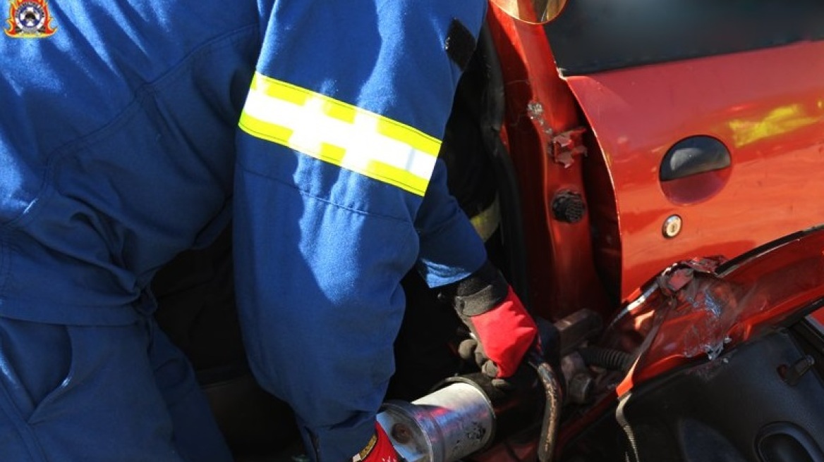 Τροχαίο στην Αττική Οδό - Τραυματισμένη γυναίκα απεγκλώβισε η Πυροσβεστική