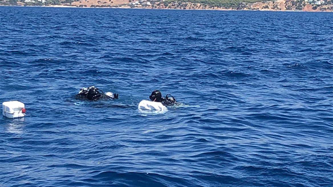 Πόρτο Χέλι: Eπιχείρηση ανέλκυσης του μικρού αλιευτικού που σκοτώθηκαν τα τρία αδέρφια