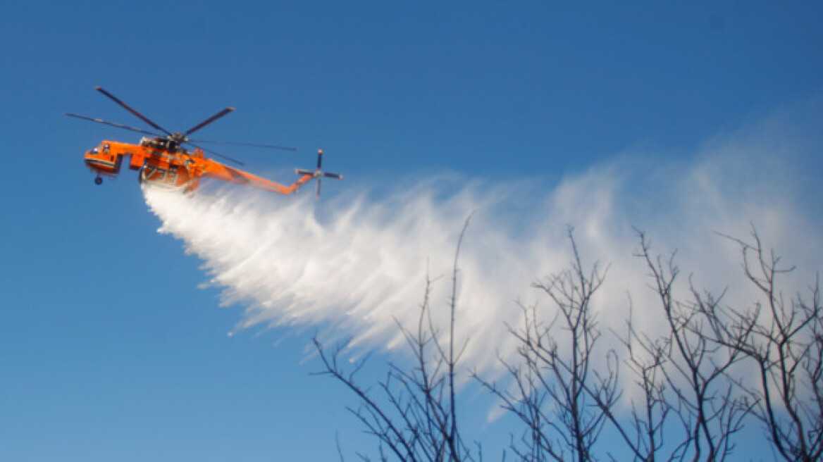 Πύρινα μέτωπα σε Αχαΐα, Άρτα, Μεσσηνία και Κεφαλονιά