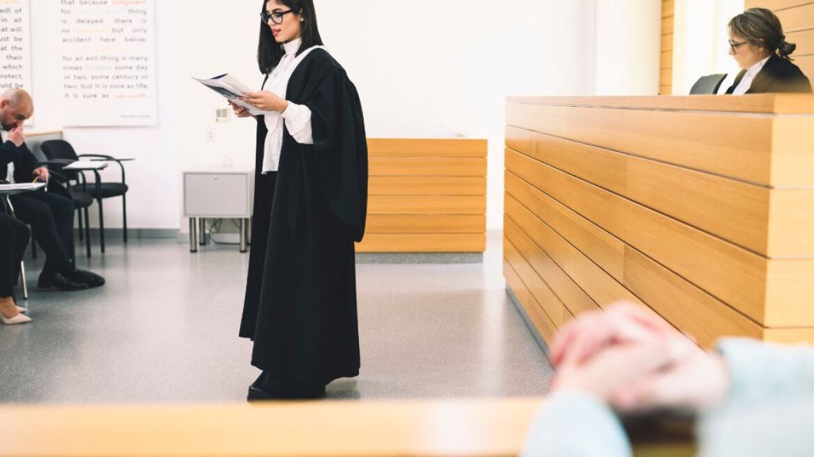 Τι νομικούς θέλουμε;