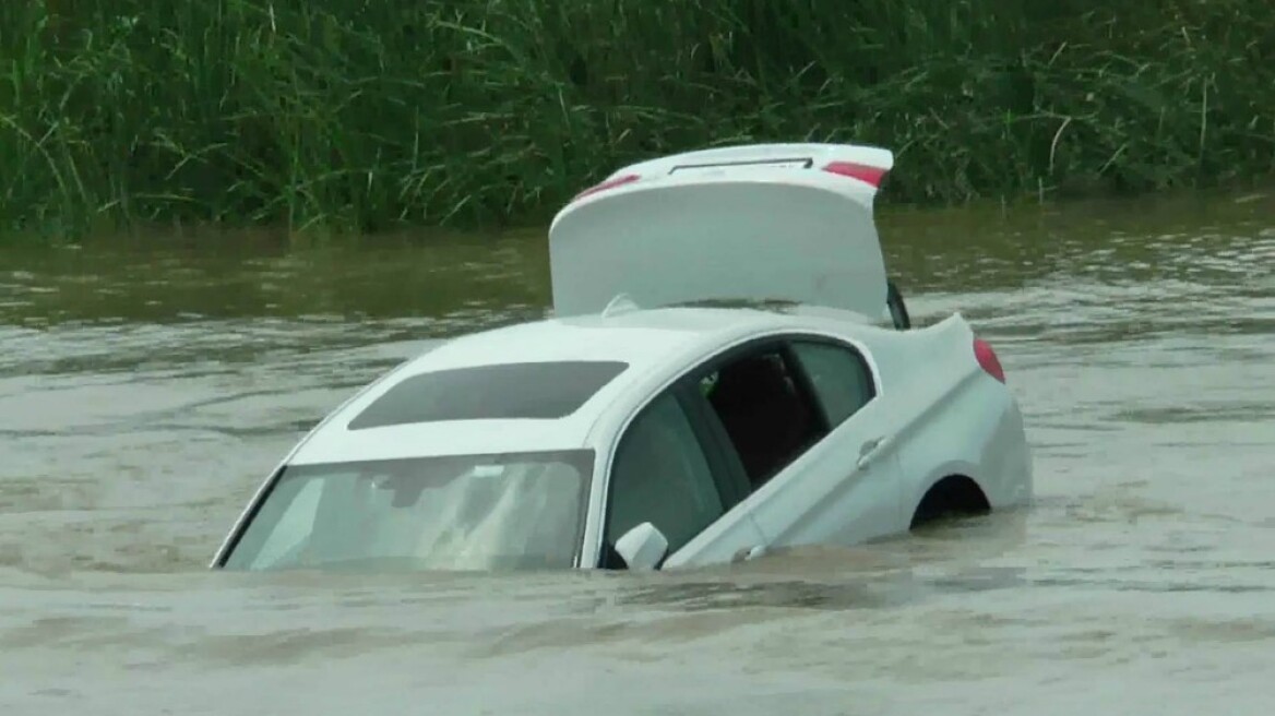 Γιατί πέταξε την BMW του στο ποτάμι; (video)