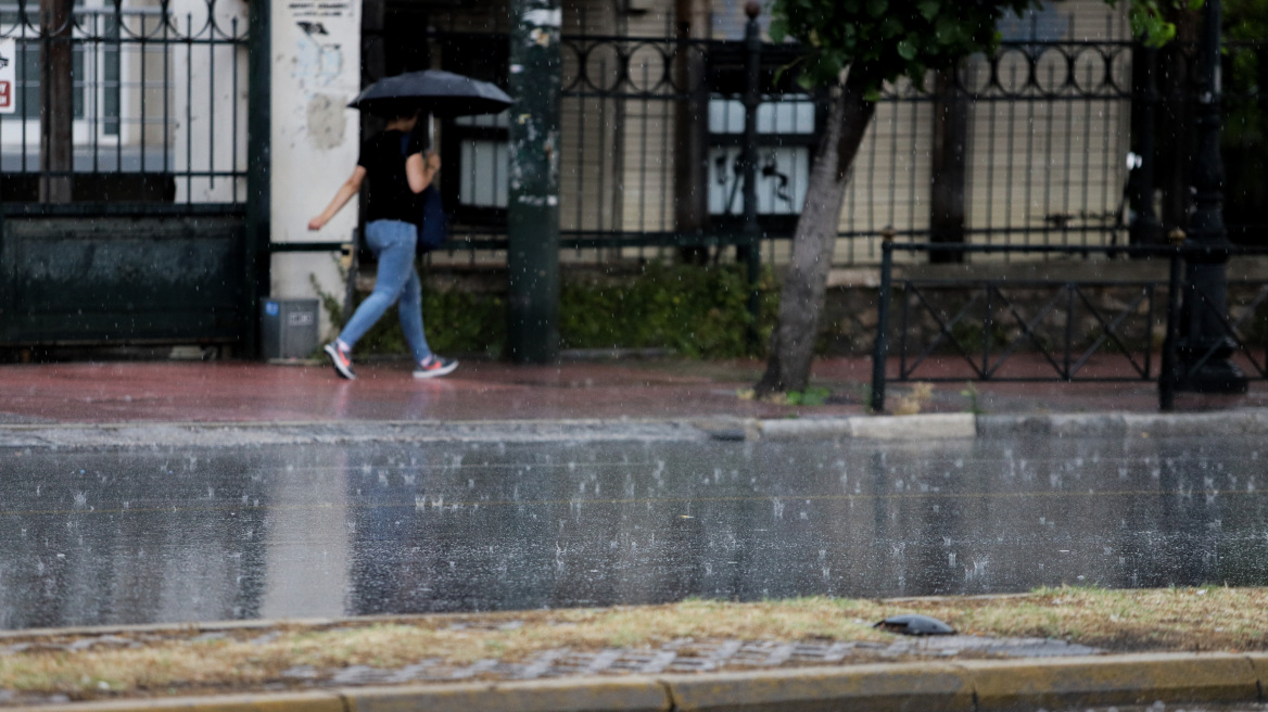 Καιρός: «Φθινόπωρο» με βροχές και καταιγίδες