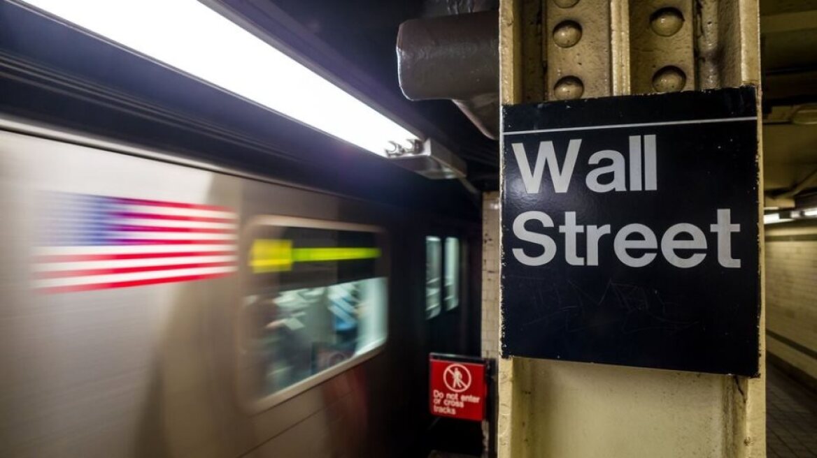  Aναταράξεις στη Wall Street μετά το νέο μέτρο Τραμπ για Κίνα