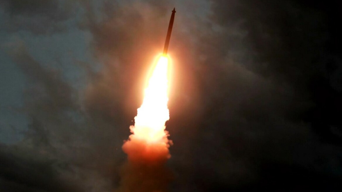 Βόρεια Κορέα: Προχώρησε στην εκτόξευση δύο πυραύλων άγνωστου τύπου