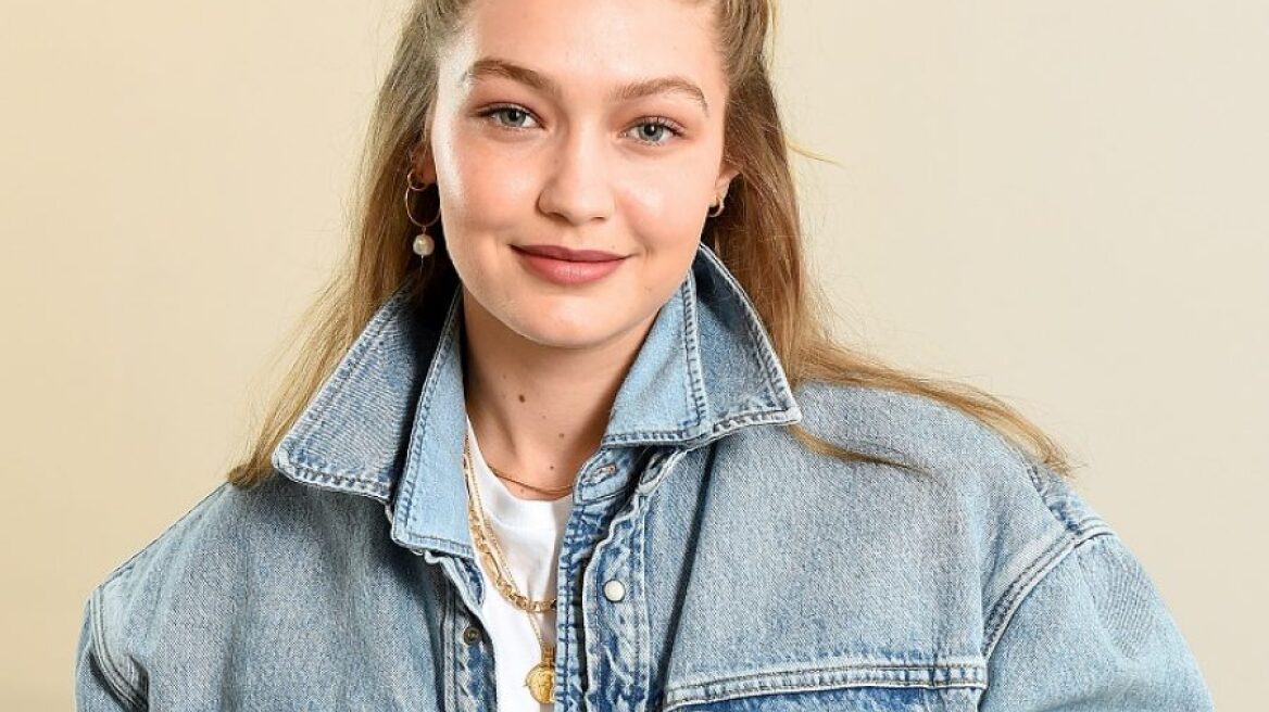 Η Gigi Hadid κατάφερε να κάνει αυτό το ιδιαίτερο παπούτσι να δείχνει πραγματικά κομψό