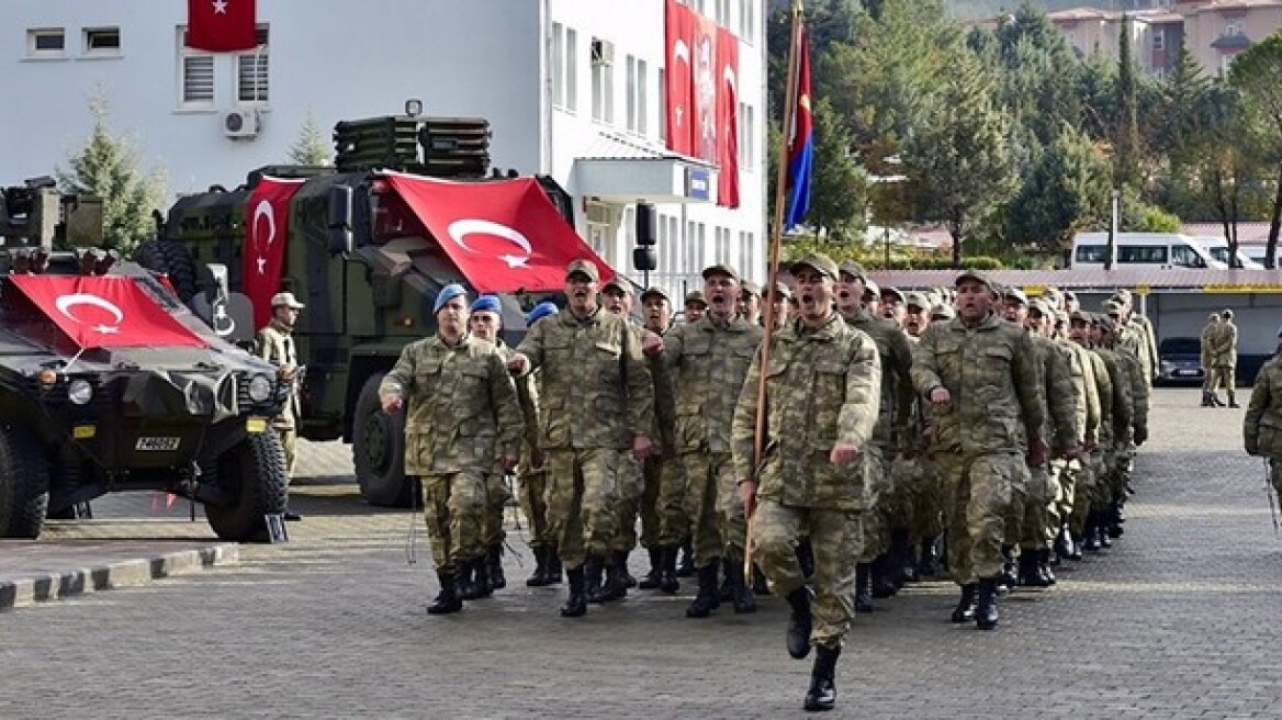 Κρίση στον στρατό της Τουρκίας: Παραιτήθηκαν πέντε ανώτεροι αξιωματικοί