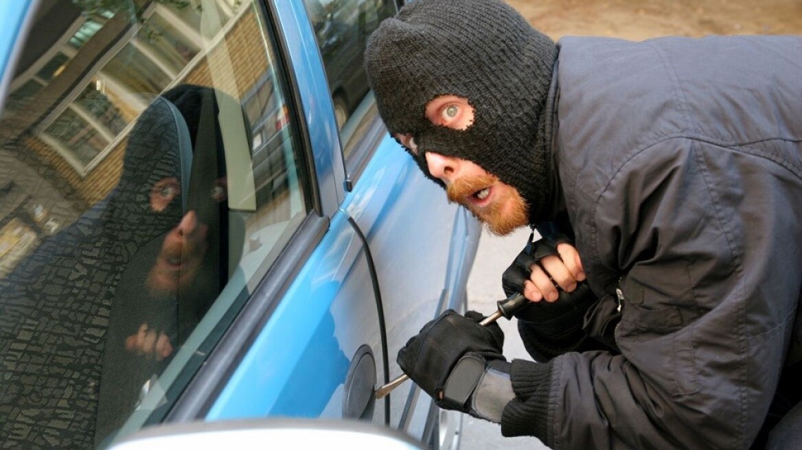 SOS: Σπείρα σταματάει οδηγούς και τους κλέβει...