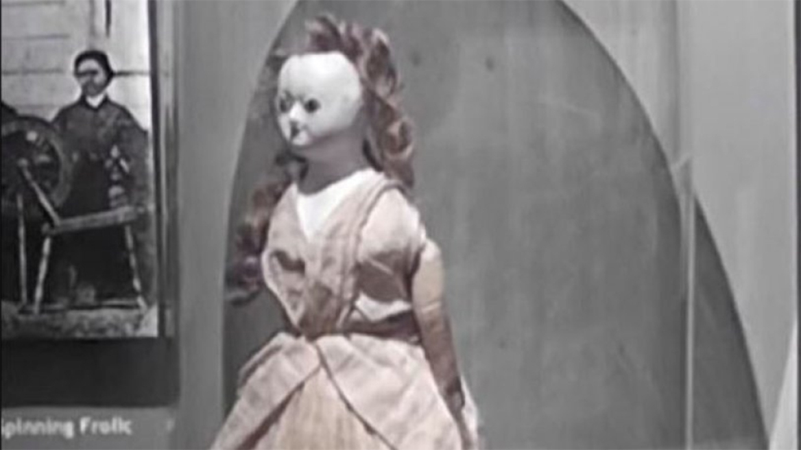 Κάποιος έκλεψε μία κούκλα 200 ετών από μουσείο και την επέστρεψε 2 μέρες μετά, χωρίς σκαλπ 