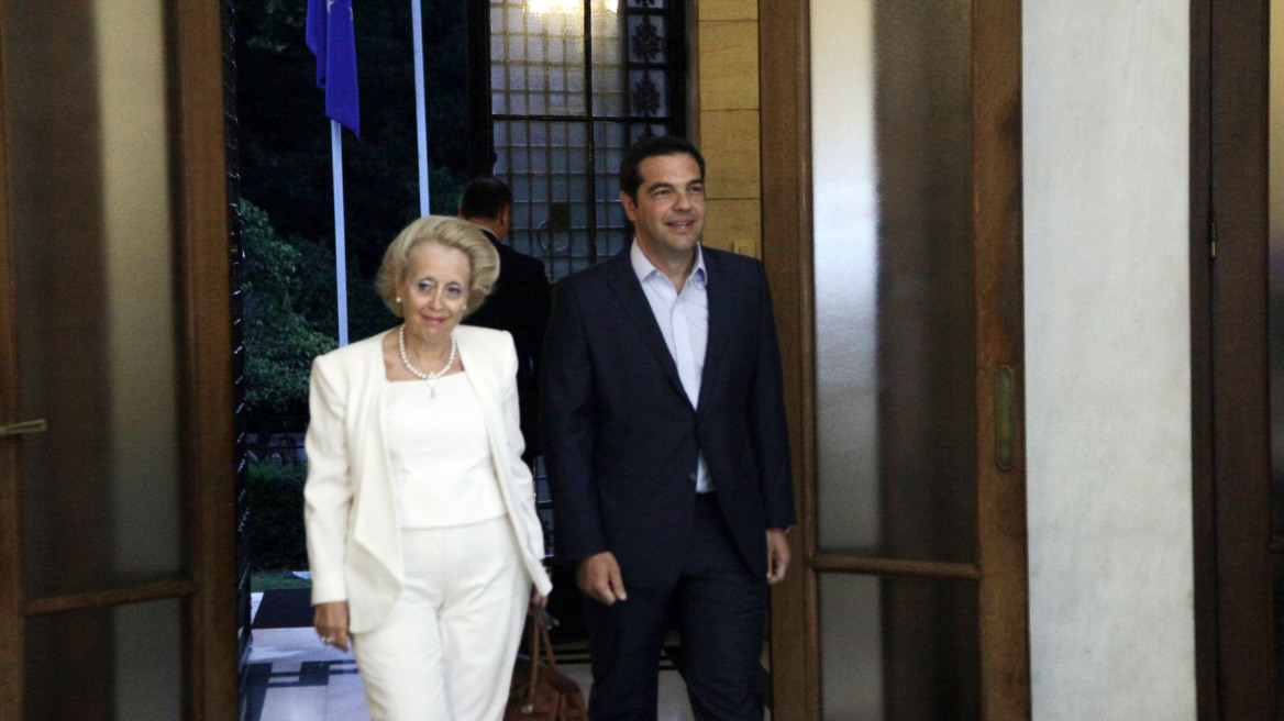 Μετωπική ΝΔ-ΣΥΡΙΖΑ για τη Θάνου και τη συνάντηση με τον Τσίπρα