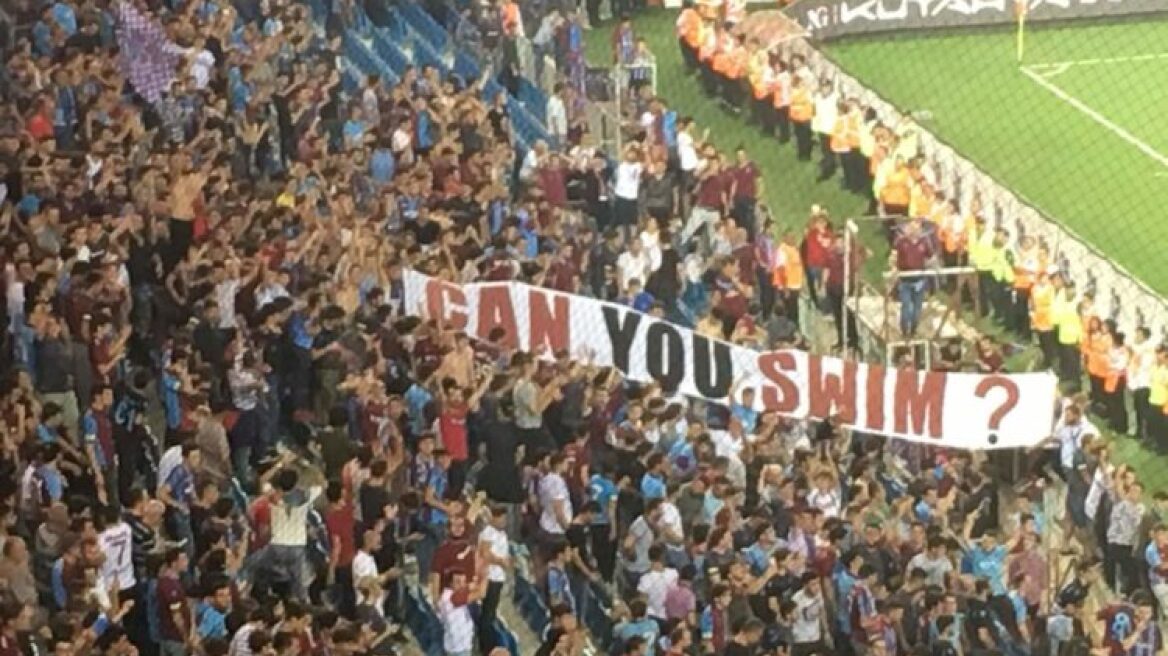 Πανό-πρόκληση στο γήπεδο της Τραπεζούντας για τη Μικρασιατική Καταστροφή