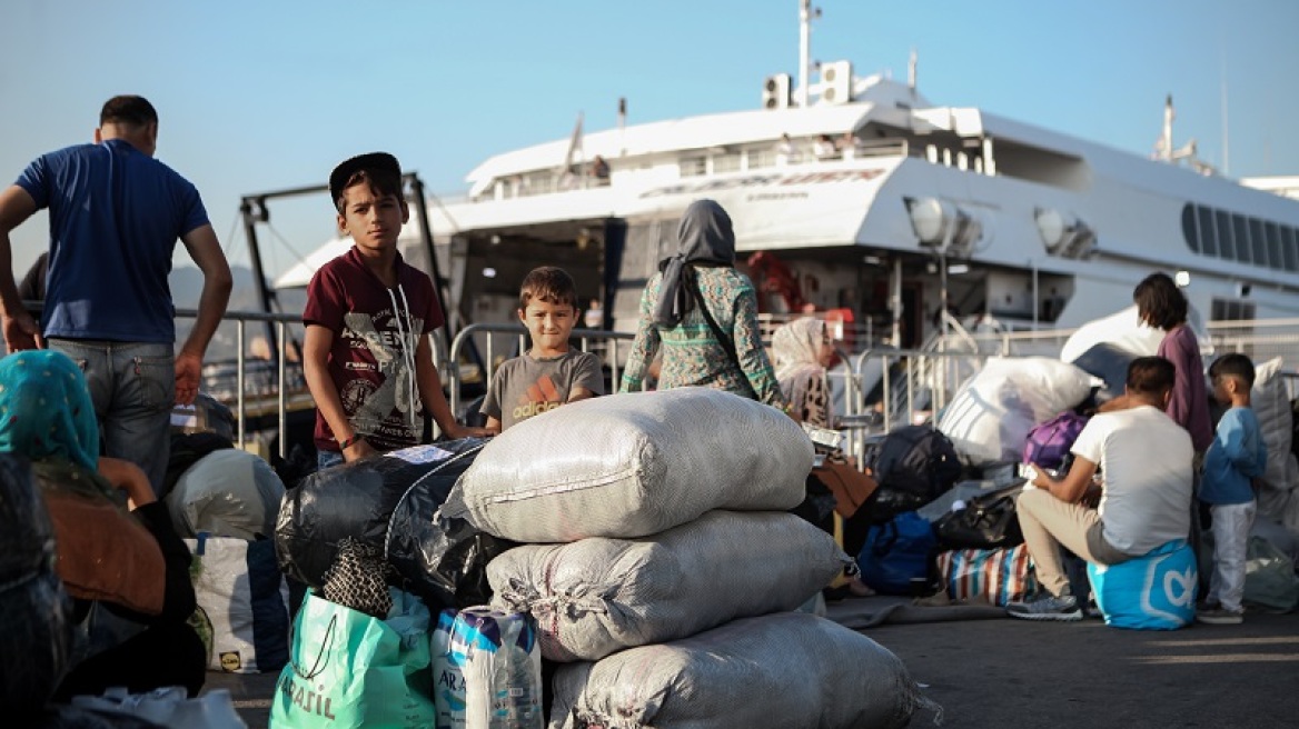 Προσφυγικό: Μόλις το 14,2% των προσφυγόπουλων που μένουν σε δομές φοιτά στα σχολεία