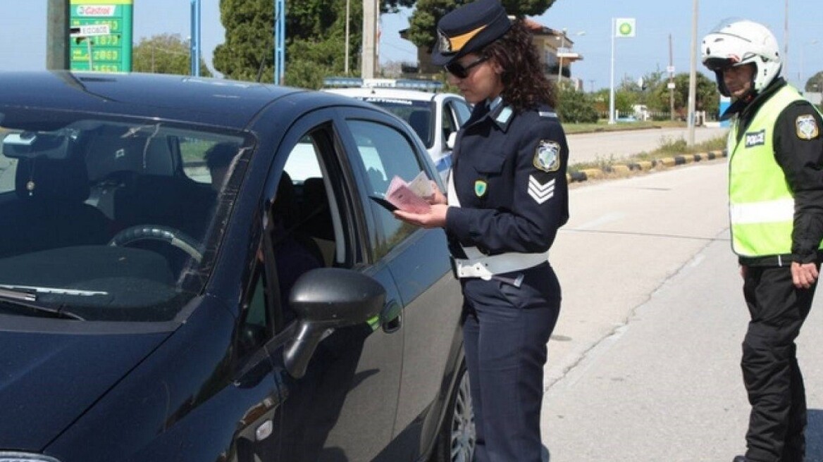 Τροχαία: 200 οδηγοί έχασαν τα διπλώματά τους