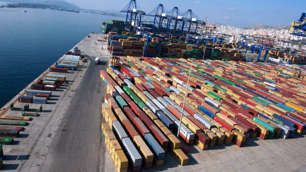 Handelsblatt: Το λιμάνι του Πειραιά που απογείωσε η Cosco και γίνεται το νέο Αμβούργο