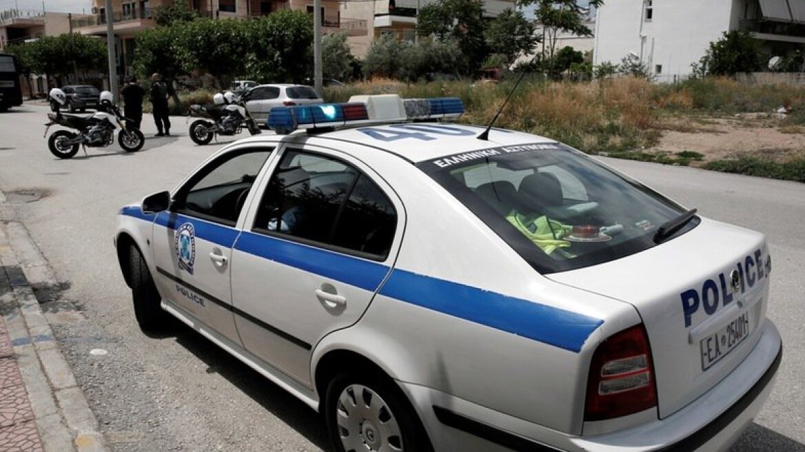 Πάτρα: Άντρας απειλούσε να πηδήξει από μπαλκόνι 