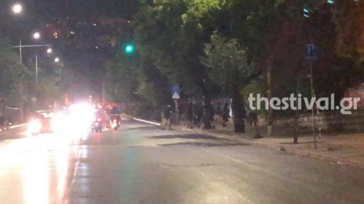 Άγριο ξύλο μεταξύ αντιεξουσιαστών και Αλγερινών στο κέντρο της Θεσσαλονίκης