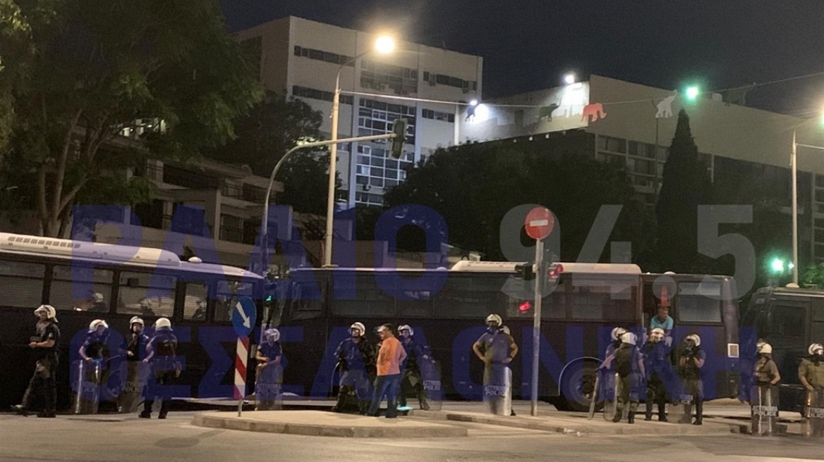 ΔΕΘ 2019: Ισχυρές αστυνομικές δυνάμεις έξω από το ΑΠΘ - Βίντεο και φωτογραφίες