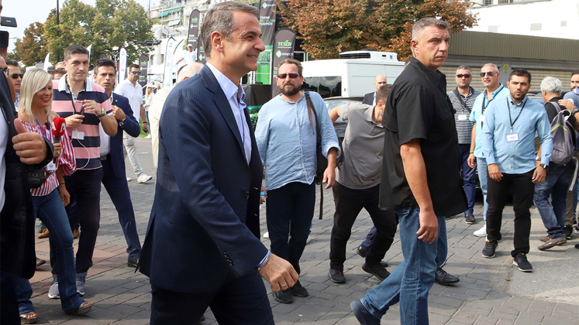 Στην ΔΕΘ ο Μητσοτάκης: Η βόλτα στα περίπτερα και η επίδειξη από στελέχη των Ενόπλων Δυνάμεων  