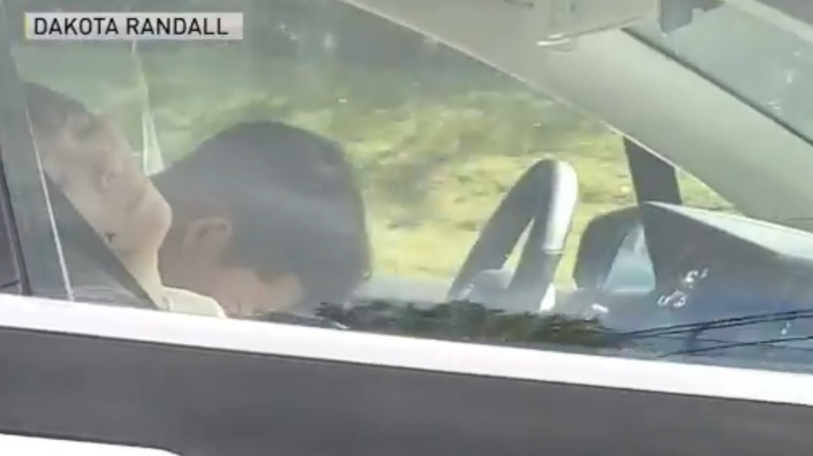 ΗΠΑ: Οδηγός Tesla κοιμόταν ενώ έτρεχε με 100 χλμ/ώρα