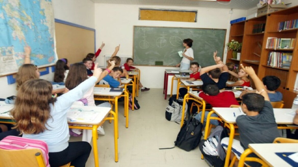 Σχολεία: Τα προβλήματα πριν το πρώτο κουδούνι - Τι θα γίνει με τις προσλήψεις