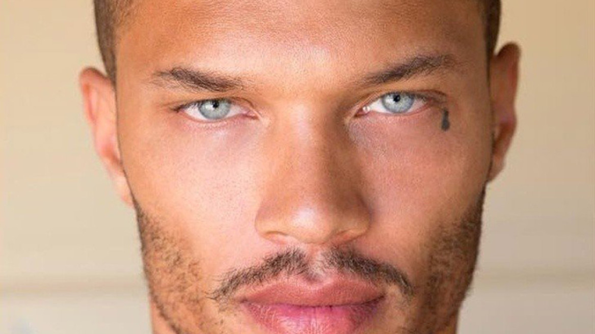 Δέκα «επικίνδυνα» τατουάζ και τι σημαίνουν