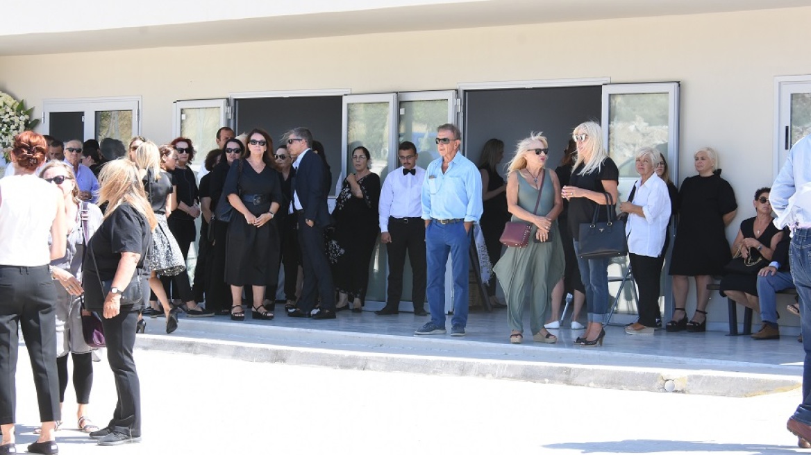 Δημήτρης Ρίζος: Οικογένεια, φίλοι και συνεργάτες στο «τελευταίο αντίο»