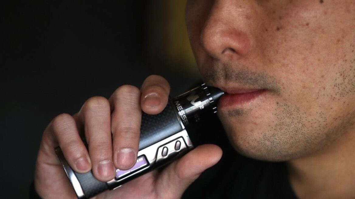 Κορωνοϊός: Πώς επηρεάζει το ηλεκτρονικό τσιγάρο την πορεία της νόσου; 