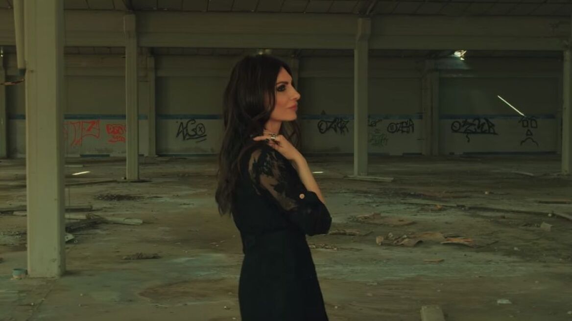 Μοντέλο του GNTM στο νέο βίντεο κλιπ της Άσπας Τσίνα 