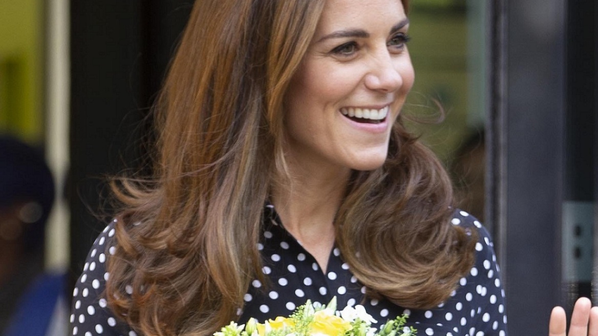Η Kate Middleton υποδέχεται το φθινόπωρο με πουά πουκάμισο και ψηλόμεσο παντελόνι