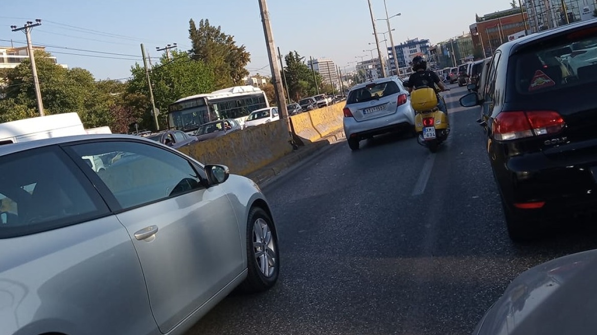 Αυξημένη κίνηση στους δρόμους της Αθήνας