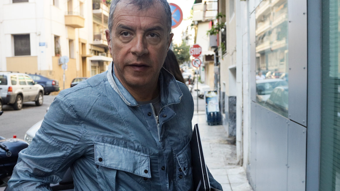 Ποτάμι: Μισό εκατομμύριο ευρώ δίνει ο Θεοδωράκης για την αντιμετώπιση του Brain drain