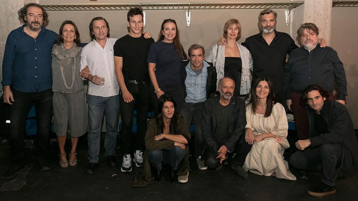 «Λόγω Τιμής»: Επιστρέφει 20 χρόνια μετά - Συγκίνηση στην avant premiere