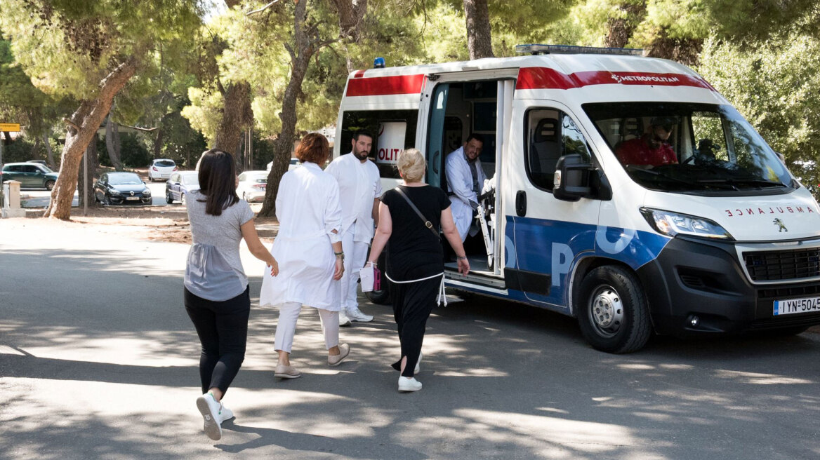 Μάτι: Metropolitan Hospital, Metropolitan General και Ινστιτούτο Prolepsis φροντίζουν πυρόπληκτους ηλικιωμένους