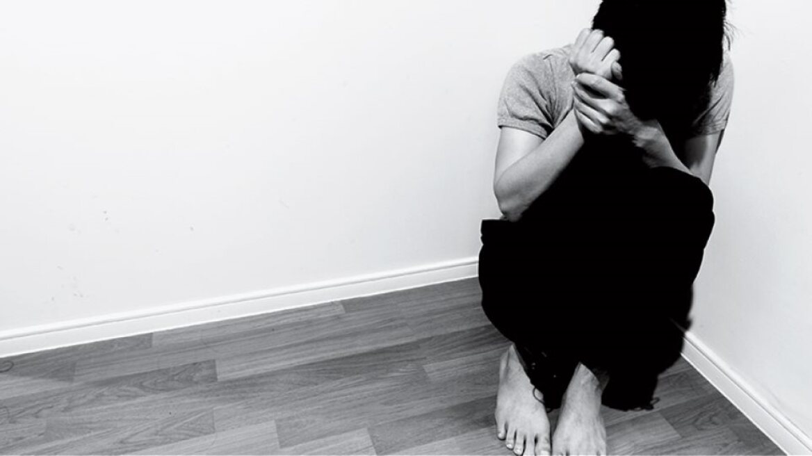 Σοκ στη Φθιώτιδα για την υπόθεση παιδεραστίας: Επί τρία χρόνια δικηγόρος βίαζε  11χρονη