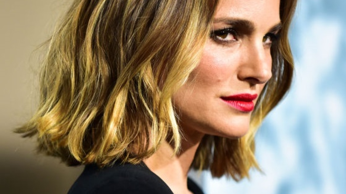 H Νatalie Portman κάνει μια τολμηρή στυλιστική επιλογή με σούπερ- σέξι, μίνι φόρεμα