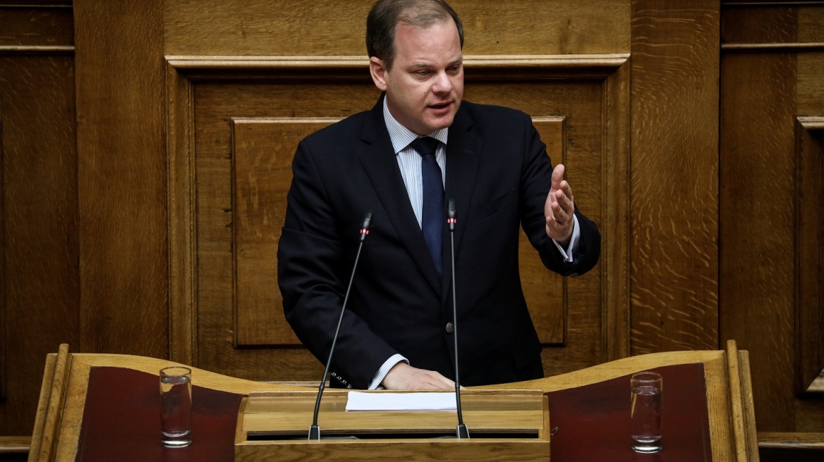 Ανέβηκαν οι τόνοι στη Βουλή, στη συζήτηση για το έργο του μετρό στη Θεσσαλονίκη