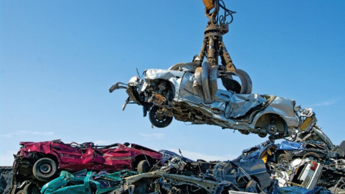 Ο Υπουργός Μεταφορών προαναγγέλλει απόσυρση αυτοκινήτων...